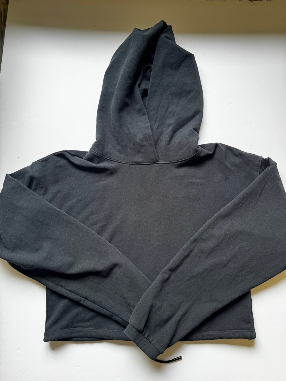 Aritizia The Group Babaton Weekender Hoodie Fleece Soft Cropped Black Sz XXS - Picture 14 of 15